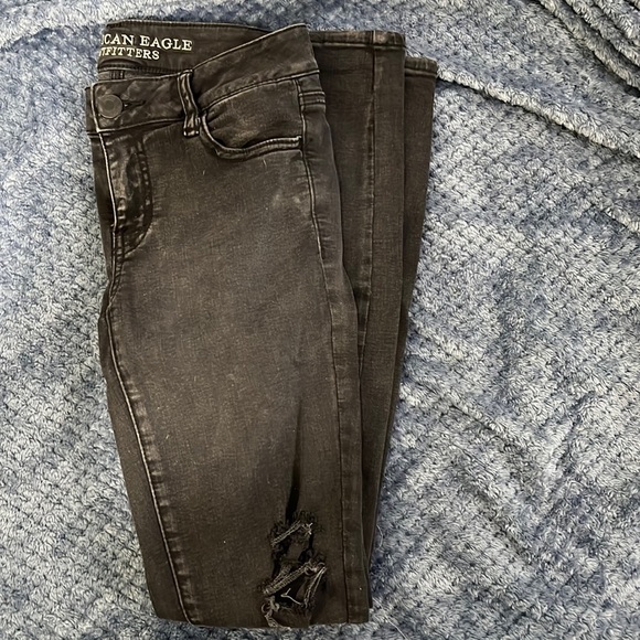 [AEO] Black Destroyed Jegging - Picture 1 of 5